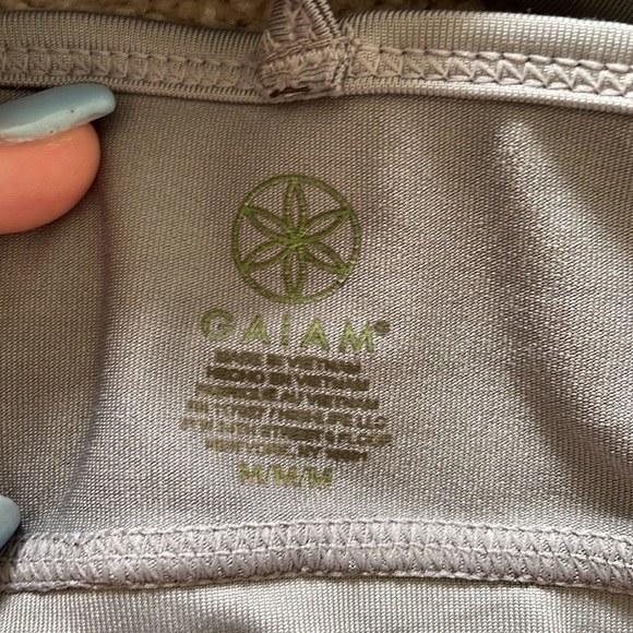 Grey Cropped Workout Tank! - Picture 4 of 5